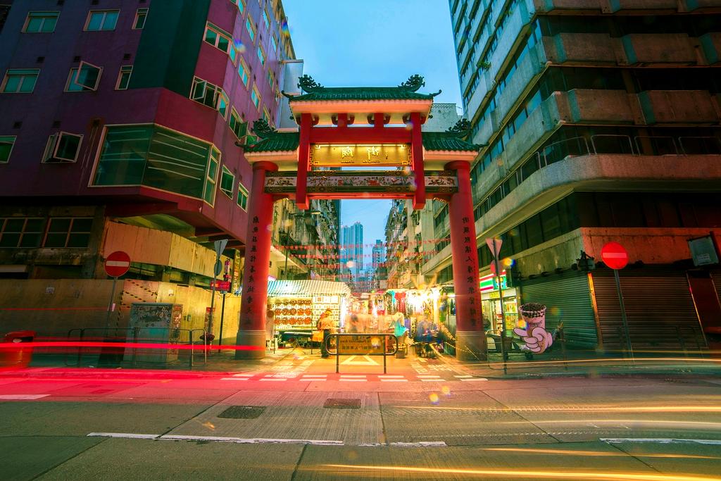 Evening relaxation corner with cushions and soft lighting
